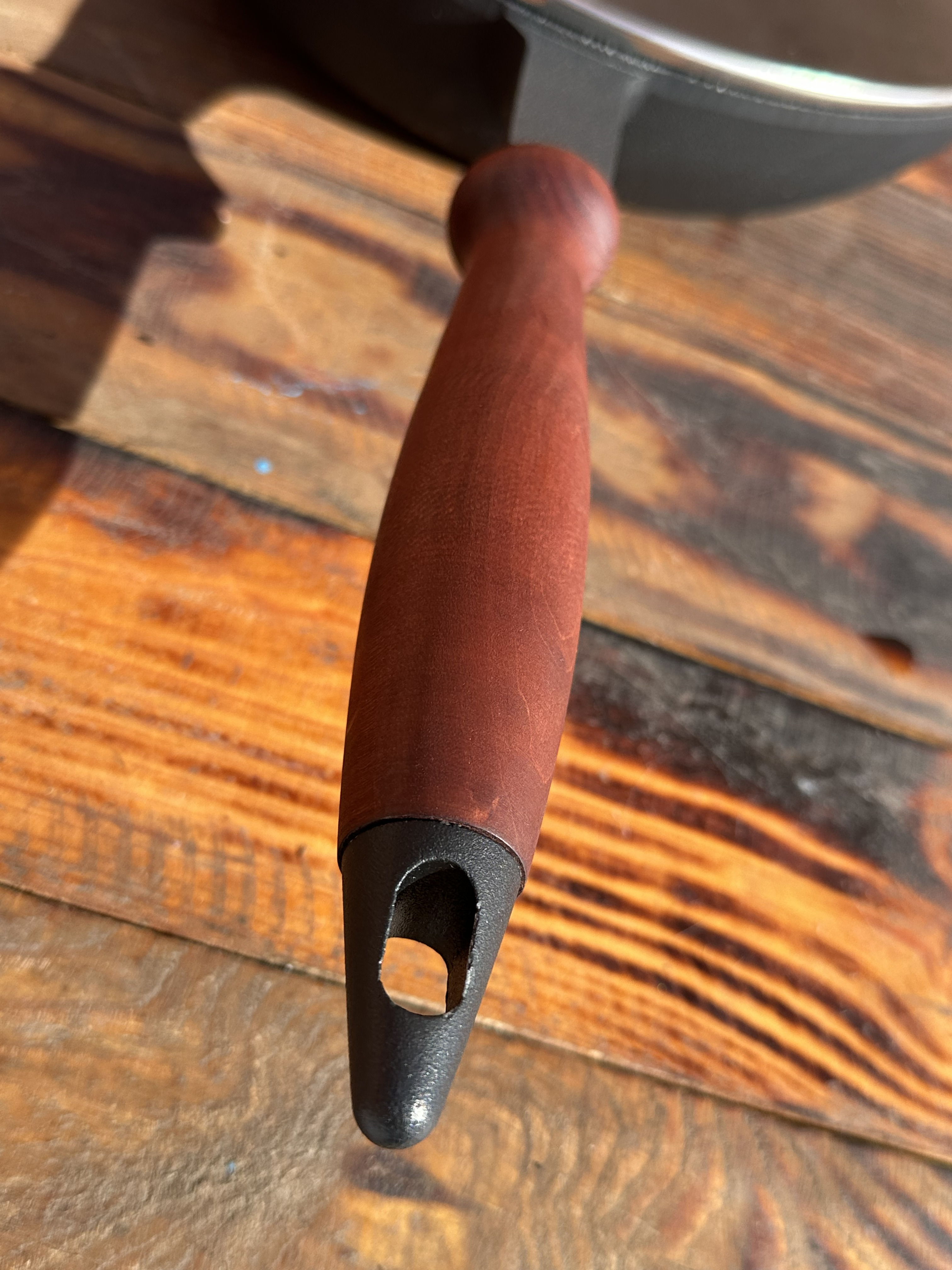 Велика чавунна сковорода